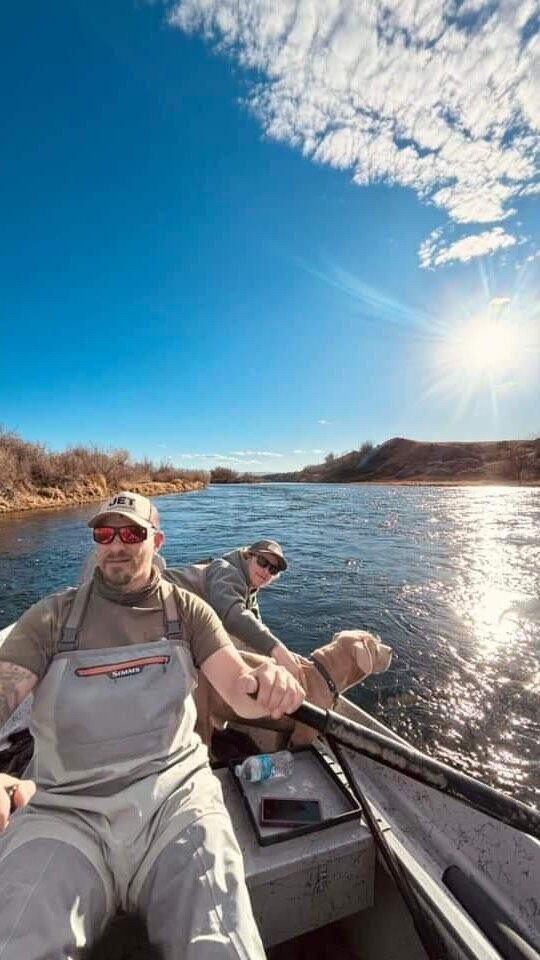 Nothing beats a day out on the water at Cottonwood Camp! The mighty Bighorn River never disappoints 🎣🙌🏻 Who else is dreaming of their next fishing adventure? 

#BighornRiver #flyfishingparadise #CottonwoodCamp #MontanaOutdoors #FishingLife #RiverDays